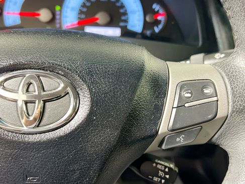 Used 2010 Toyota Camry SE FWD image 19