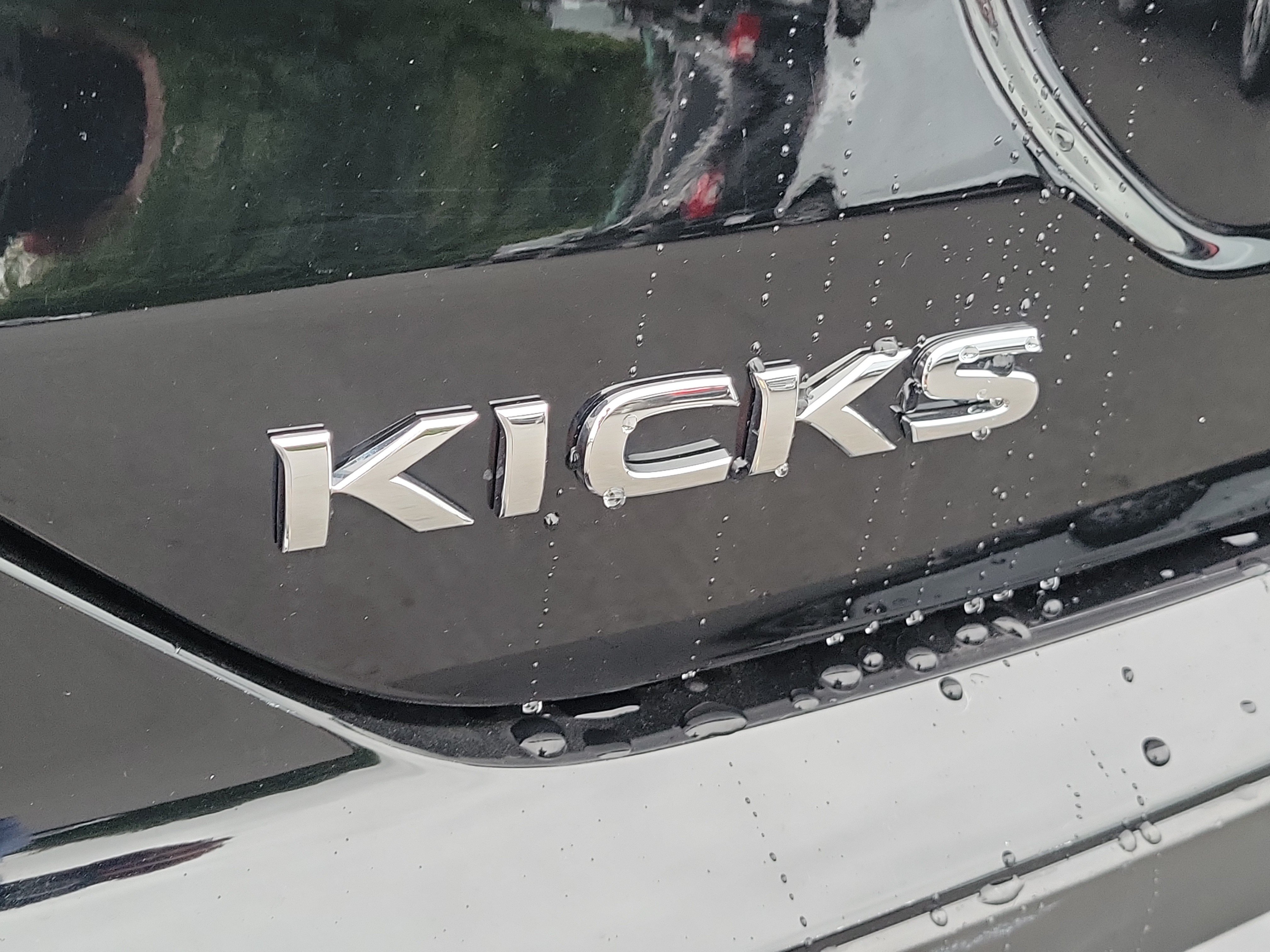 Used 2023 Nissan Kicks S FWD image 6
