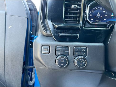 Used 2022 Chevrolet Silverado 1500 ZR2 w/ Technology Package image 10