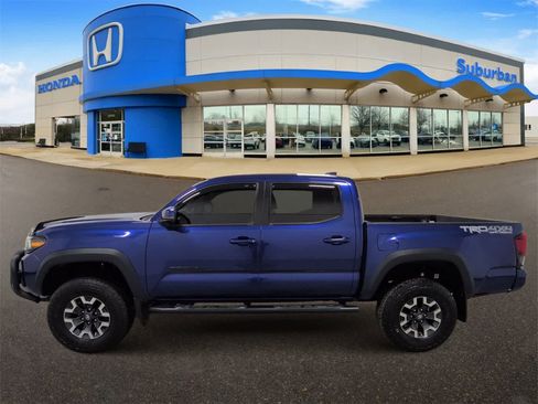 Used 2023 Toyota Tacoma TRD Off-Road w/ TRD Premium Off Road Package image 5