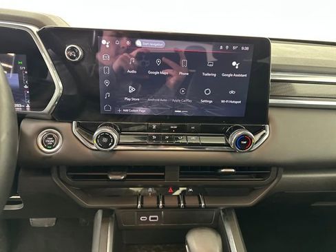 Used 2023 GMC Canyon Elevation image 33