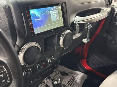 Used 2016 Jeep Wrangler Unlimited Sport image 10