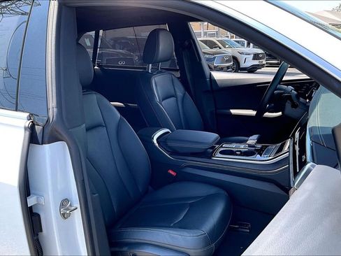 Used 2023 Audi Q8 Premium Plus w/ Premium Plus Package AWD/4WD image 9