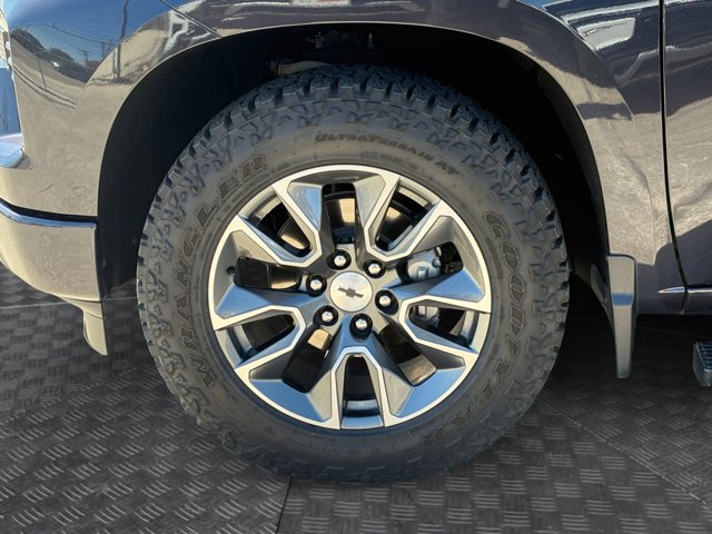 Used 2024 Chevrolet Silverado 1500 RST RWD image 9