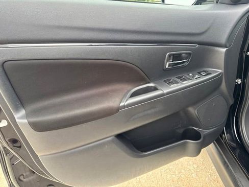Used 2025 Mitsubishi Outlander Sport LE AWD/4WD image 17