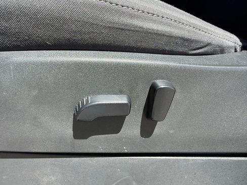 Used 2022 Nissan Frontier SV AWD/4WD image 30