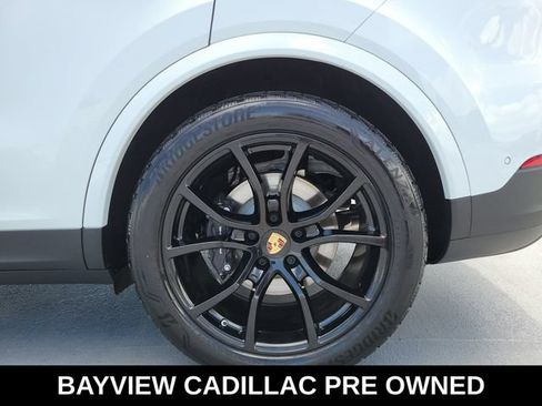 Used 2025 Porsche Cayenne Coupe AWD/4WD image 14