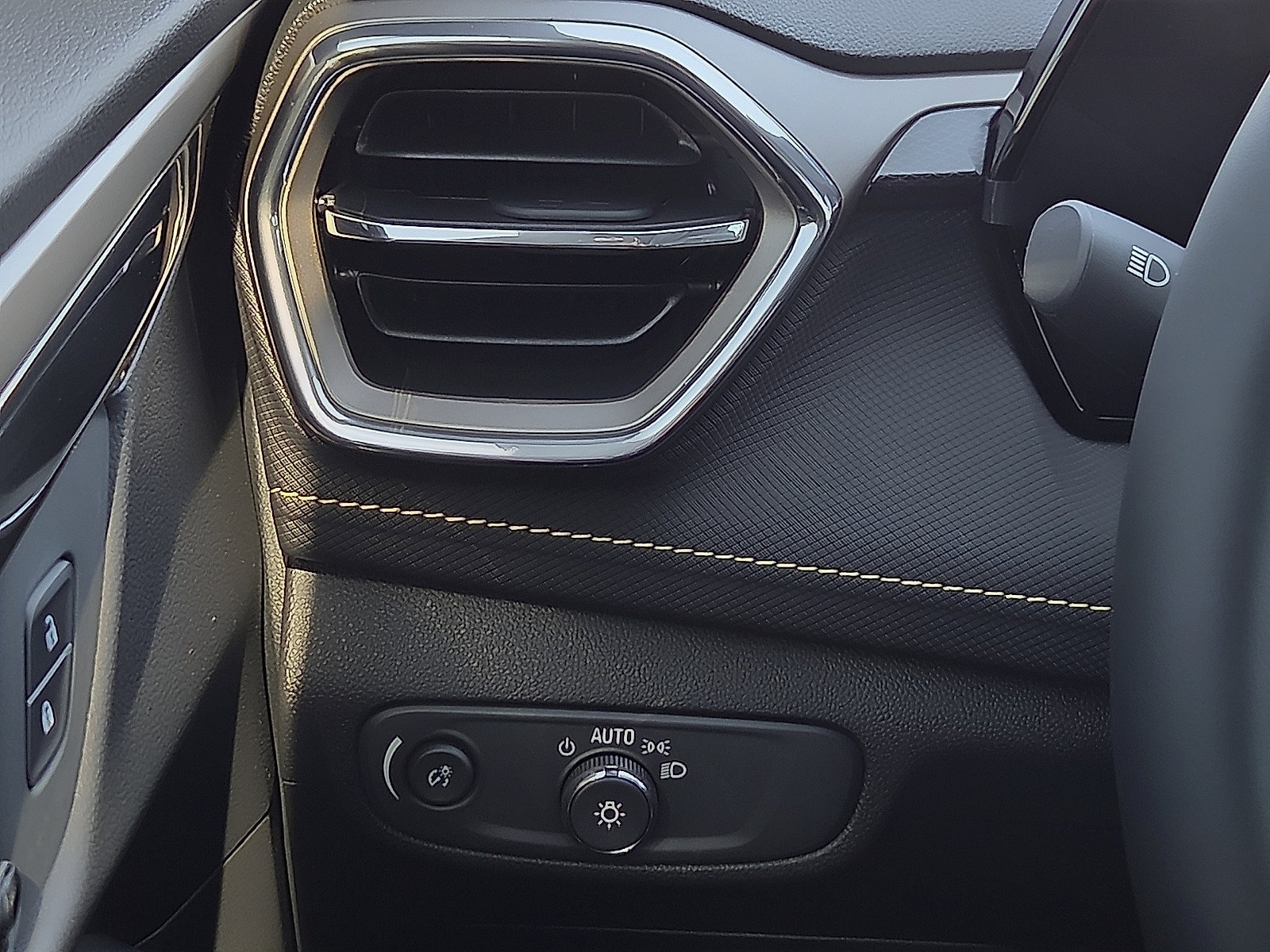 New 2026 Chevrolet TrailBlazer ACTIV w/ Convenience Package FWD image 20