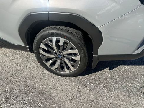 Used 2025 Subaru Forester Touring image 10