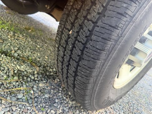 Used 2015 GMC Savana 3500 image 23