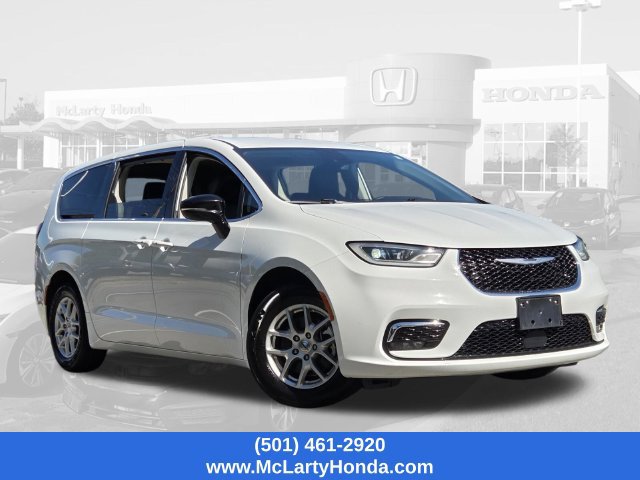 Used 2024 Chrysler Pacifica Touring-L FWD image 22
