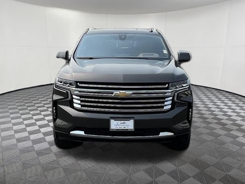 Used 2021 Chevrolet Suburban High Country w/ Premium Package AWD/4WD image 2