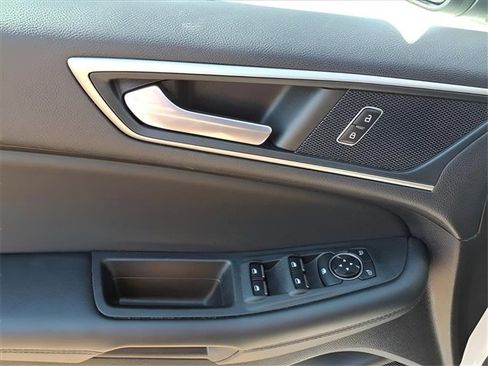 Used 2024 Ford Edge SEL image 15