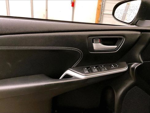 Used 2015 Toyota Camry XLE w/ Moonroof Package image 23