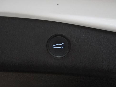 Used 2021 Tesla Model 3 Standard Range Plus image 12