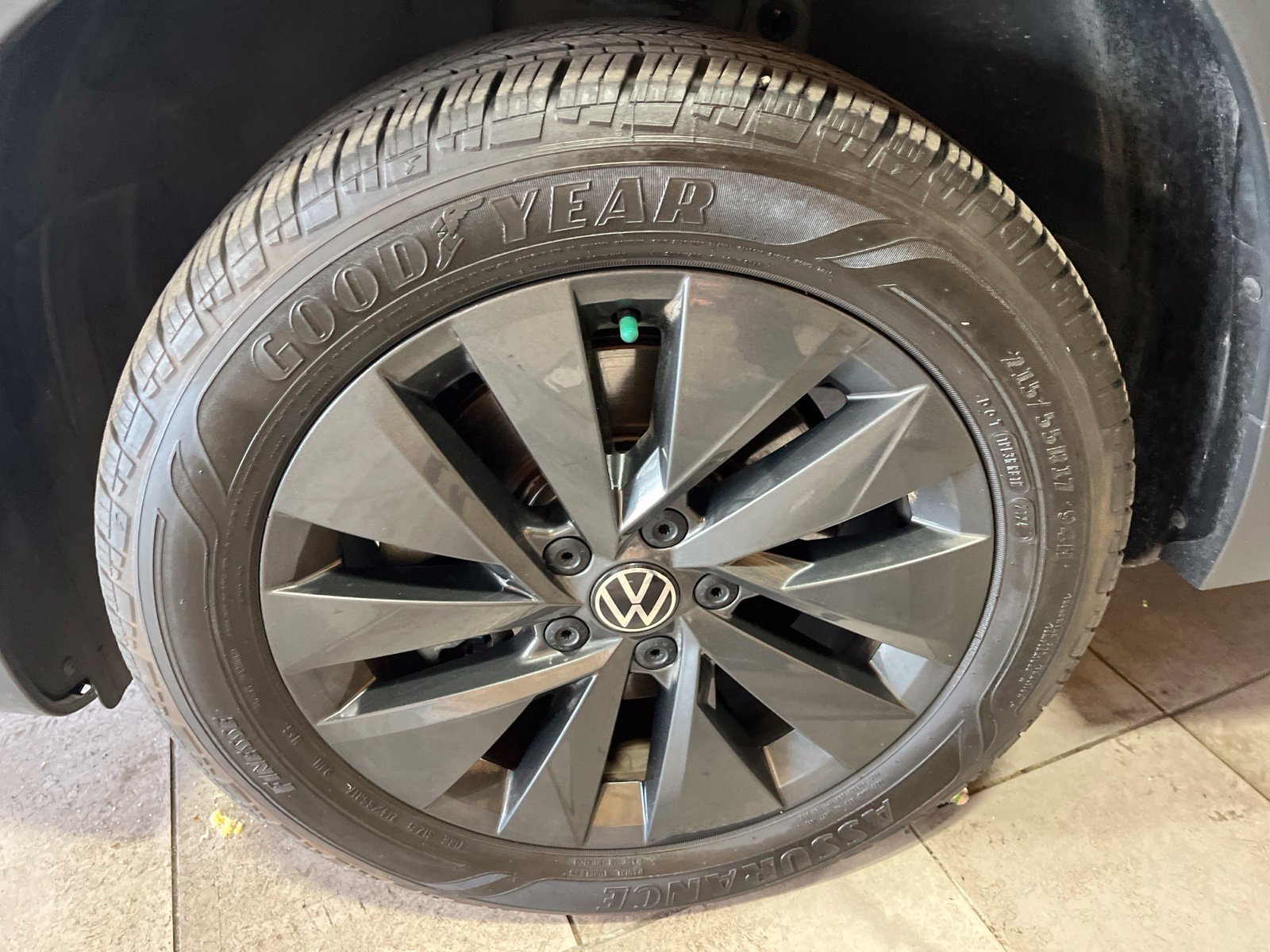 Used 2024 Volkswagen Taos S FWD image 9