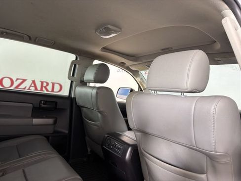 Used 2016 Toyota Sequoia SR5 RWD image 19
