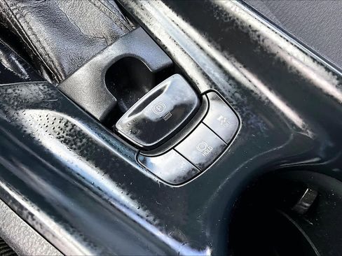 Used 2018 Toyota C-HR XLE image 31