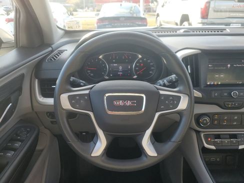 Used 2022 GMC Terrain SLE image 11