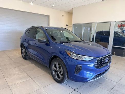 Used 2023 Ford Escape ST-Line image 3