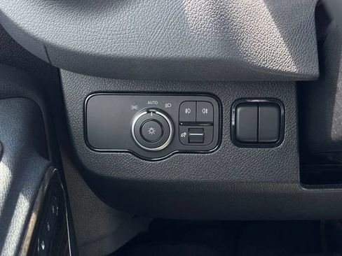 Used 2024 Mercedes-Benz Sprinter 3500 image 25