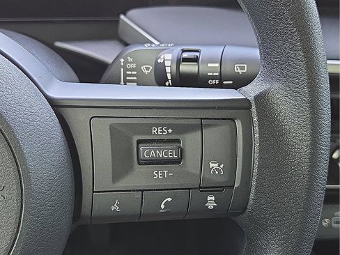 Used 2025 Nissan Kicks S FWD image 17