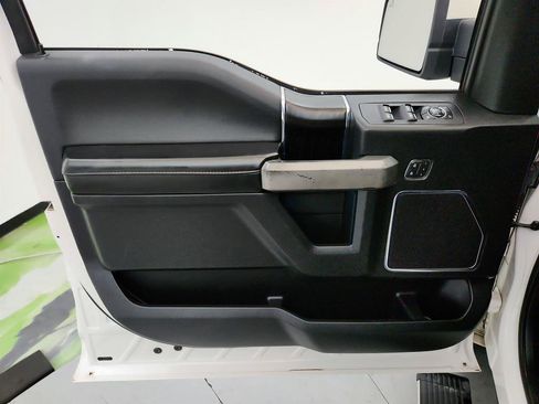 Used 2018 Ford F150 Platinum w/ Equipment Group 701A Luxury AWD/4WD image 24