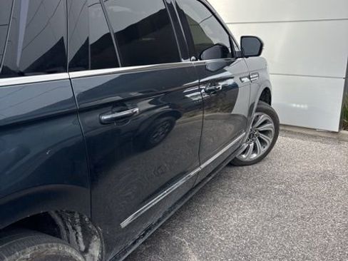 Used 2024 Lincoln Navigator L Reserve image 9