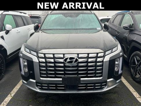 Used 2023 Hyundai Palisade Calligraphy image 1