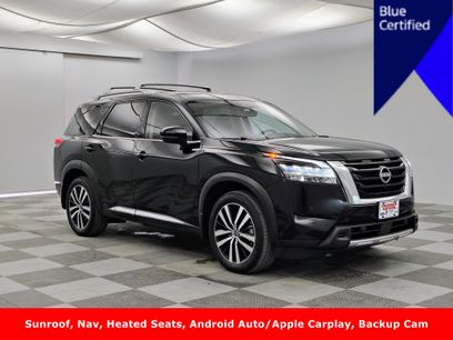 Used 2024 Nissan Pathfinder Platinum w/ Cargo Package