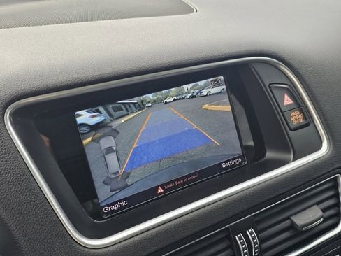 Used 2017 Audi Q5 2.0T Premium Plus w/ Technology Package image 10