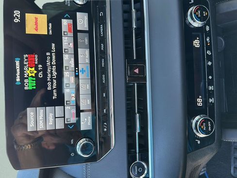 Used 2023 Mitsubishi Outlander 4WD Plug-In Hybrid image 20