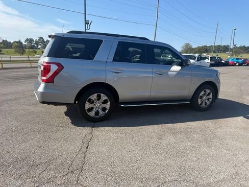 Used 2020 Ford Expedition XLT w/ Equipment Group 202A AWD/4WD image 18