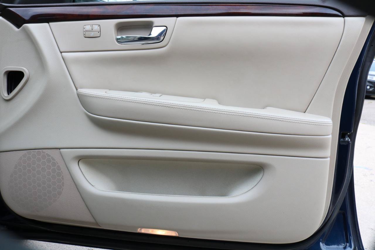 Used 2009 Cadillac DTS w/ Sun And Sound Package FWD image 37