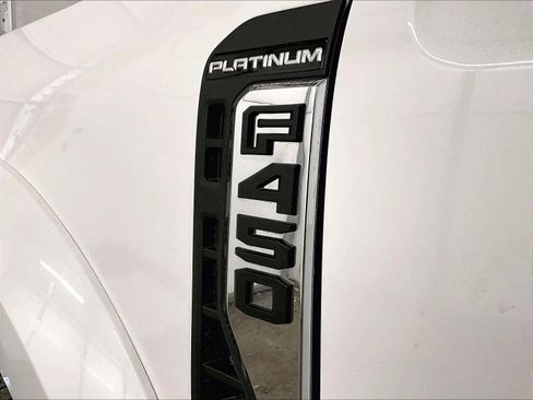 Certified 2025 Ford F450 Platinum w/ Platinum Plus Package AWD/4WD image 13