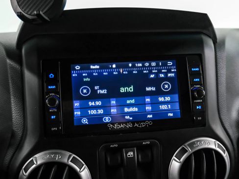 Used 2013 Jeep Wrangler Rubicon w/ PWR Convenience Group AWD/4WD image 26