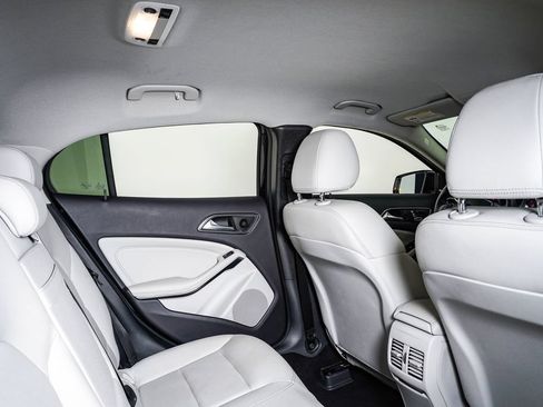 Used 2019 Mercedes-Benz GLA 250 4MATIC image 15