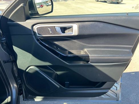 Used 2022 Ford Explorer ST w/ ST Street Pack image 31