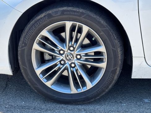 Used 2015 Toyota Camry SE FWD image 12