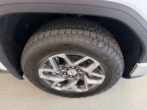 New 2026 GMC Sierra 1500 SLT AWD/4WD image 4