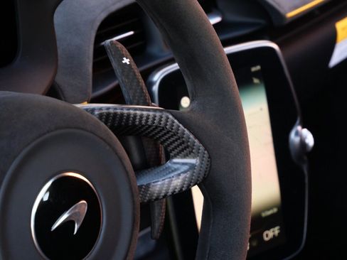 Used 2023 McLaren Artura image 12