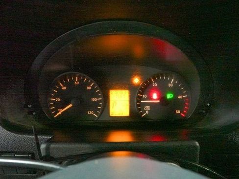 Used 2011 Freightliner Sprinter 2500 image 13