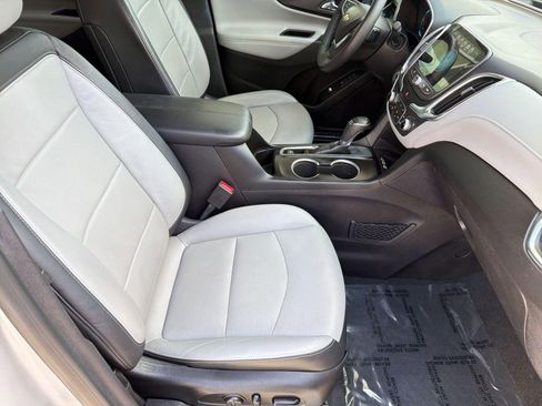 Used 2018 Chevrolet Equinox Premier FWD image 29