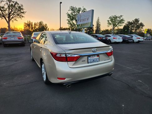 Used 2014 Lexus ES 350 w/ Premium Package image 3
