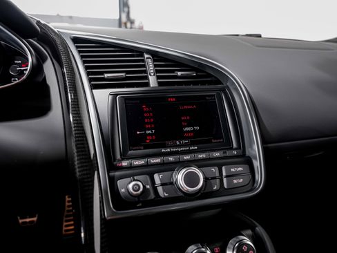 Used 2010 Audi R8 V10 image 12