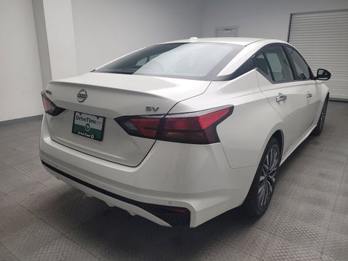 Used 2023 Nissan Altima 2.5 SV image 9