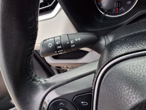 Used 2021 Toyota RAV4 XLE Premium w/ Carpet Mat Package (TMS) FWD image 10