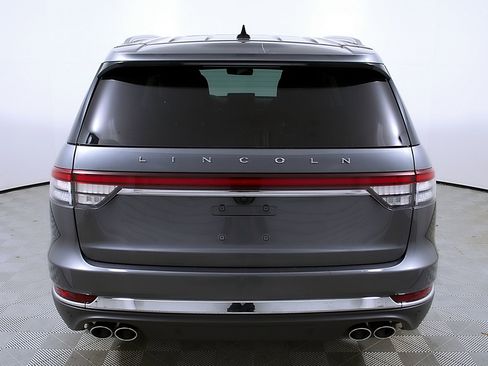 Used 2023 Lincoln Aviator Reserve w/ Equipment Group 201A image 8