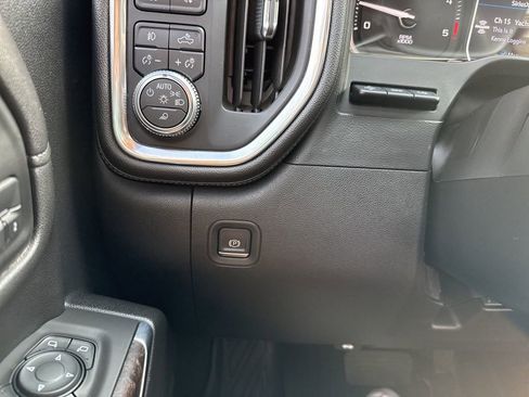 Used 2020 GMC Sierra 3500 Denali w/ Denali Ultimate Package image 18