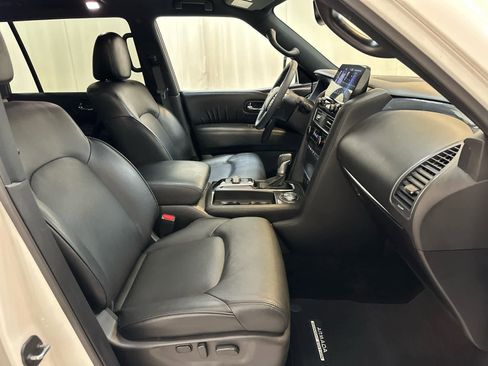 Certified 2024 Nissan Armada SL w/ Midnight Edition Package image 15